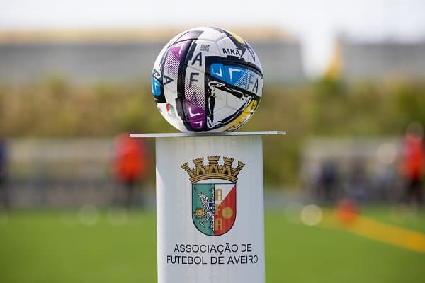 A braçadeira dá privilégios? Saiba o que pode realmente fazer o capitão de equipa