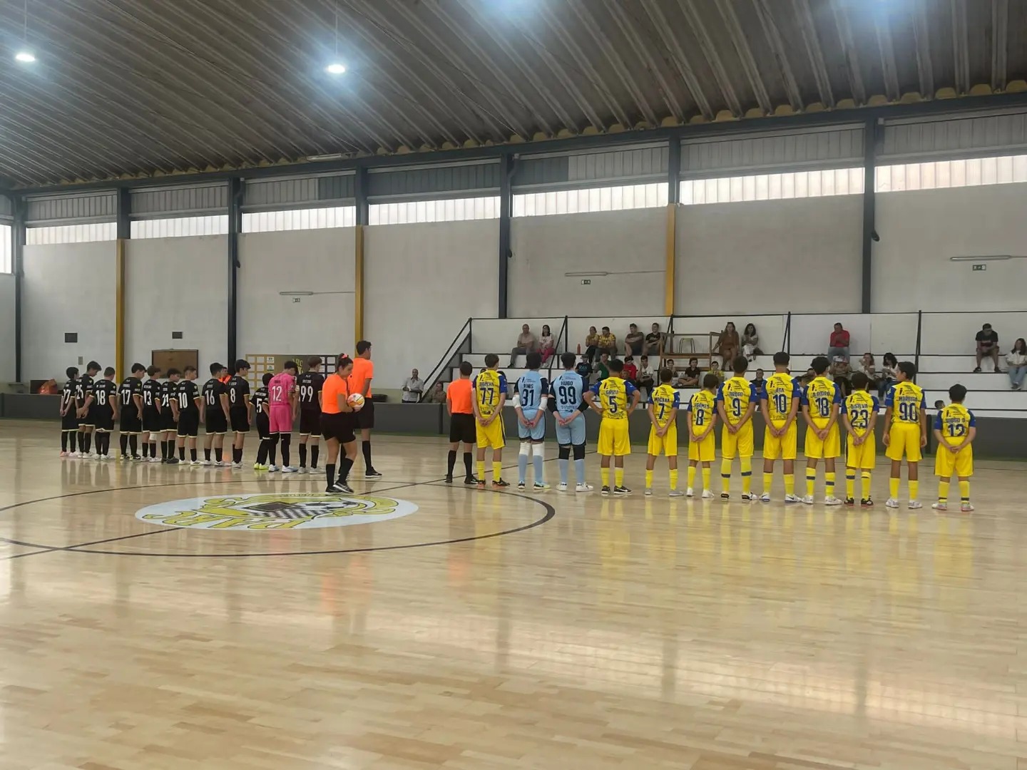 Final de época com empate (1-1) na Madeira - S. C. Beira-Mar